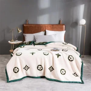 100% Cashmere Raschel Blanket Cozy Soft Lamb Plush Fuzzy Throws Couch Travel Bed Warm Winter Any Room Solid Festival