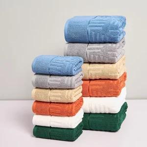 100% Cotton Knitted Quick Dry Solid Color Towels with Embroidered Logo Customizable for Hotels Guesthouses & Sports Clubs