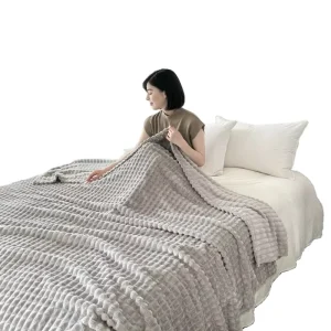100% Polyester Faux Rabbit Fur Blanket Thickened Anti-Pilling Skin-Friendly All-Season Solid Striped Eco-Friendly