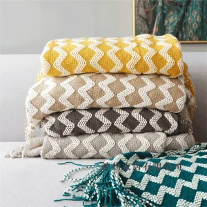 100% Polyester Microfiber Four Seasons Sofa Bed Blanket Warm Lightweight Casual Knitted Cover European American Style Decorative