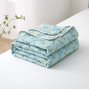 100% Polyester Modern Lightweight Quilted Flat Sheet Soft Floral Printed Four Seasons Throw for Hospital Home Bed Sofa Travel
