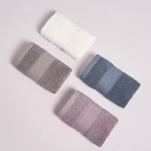 100% Pure Cotton Solid Color Hotel Towel Quick Dry Special for Basketball Football Clubs Available in Large Quantities