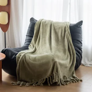 125*180CM Solid Colour Lightweight Knitted Tassel Sofa Blanket Super Soft Woven 100% Polyester Large Christmas Decor