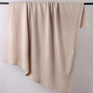 130*150cm High Warmth Retention Knitted Throw Blanket Eco Friendly Anti Pilling Custom Knitted Blankets for Sofa Bed