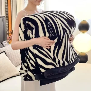 150*200CM Custom Designer Personalized Thick Soft 100% Polyester Anti Pilling Raschel Winter Blanket