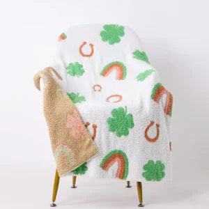 30*40 Rectangle 100% Polyester Wearable Customized American Style Knitted Throw Blankets