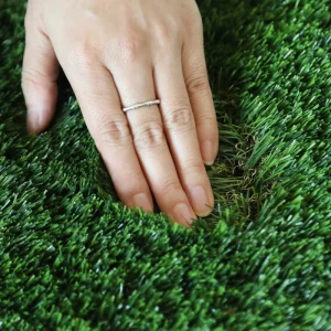 30mm Eco Friendly Plastic PE China Artificial Grass Green Natural Synthetic Turf Roll Carpet High Density for Garden Landscaping