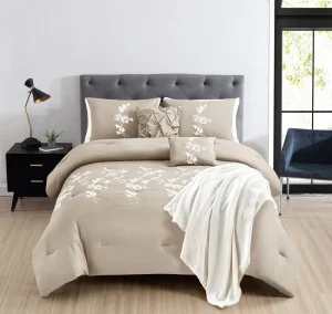 6pcs High quality Comforter Set with Towel Embroidery