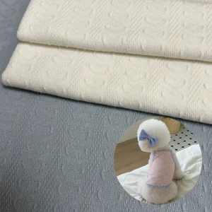 97% Polyester Breathable Knitted Jacquard Fabric Medium Weight Love Heart Design for Pet Garment Children Clothes