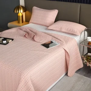 All Cotton Microfiber Quilted Three Piece Floral Bedding Set Embroidery Solid Color Double Sided Embroidery Quilted Filling