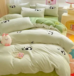 All Season Cartoon Applique Embroidery Velvet Thick Warm Three piece Luxury Customizable 100% Polyester Wedding Set Bedding