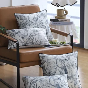 American Style Customizable Washable Polyester Sofa Throw Pillow Cover with Floral Leaves Design for Living Room Bedside Use
