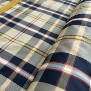 Anti Wrinkle Plaid Tartan 100% Polyester Yarn Dyed Fabric For Skirt School Uniform Garment