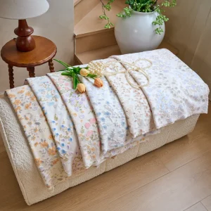 Autumn Winter 100% Polyester Flannel Fleece Knitted Fabric Print Burnout 230gsm Home Textile Anti-Static Wrinkle Resistant