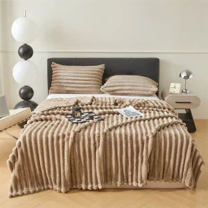 Bedsure White Fleece Throw Blanket for Couch Super Soft Cozy Blankets for Women Cute Small Blanket for Girls 50×60 Inches