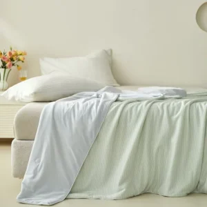 Breathable Moisture wicking Antibacterial Geometric Knitted 2Ply Summer Bedspread for Airplane Use Essential for Mothers Babies