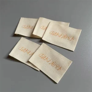 China Manufacturer Sew-on Washable End Fold Woven Printed Clothing Labels Long Custom Garment Design