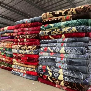 China Stock Lots Blanket Ready to Ship 1.5KG 11KG Minky Soft Throw Raschel Blanket Stock