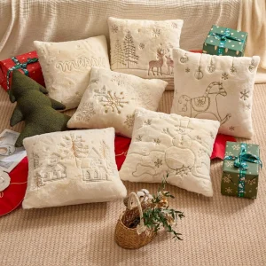 Christmas Pillow Covers Embroidery Throw Pillow Covers Velvet Merry Cushion Cover for Home Decoration