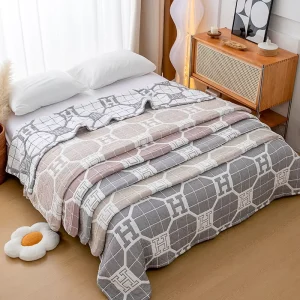 Cinema Bulk Woven Double Size Throw Blanket Cotton Polyester Warm Four Seasons Home Custom Logo for Theater Couple
