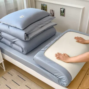 Classic Printed Cotton All-Season Student Dormitory Three Piece Set with Bed Sheets and Pillowcases