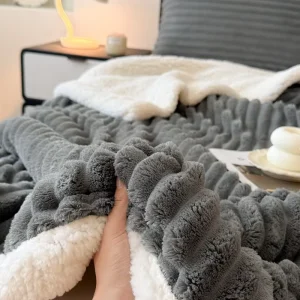 Comfortable Winter Thickened Woven Coral Fleece Blanket Throw Milk Velvet Office Nap Bed Shawl Sofa Modern Small Quilt 3.5-4kg