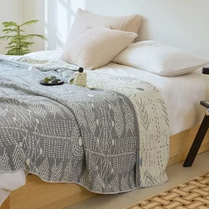 Cotton Four Layer Tassel Edge Gauze Towel Quilt Knitted Single or Double Lunch Blanket