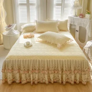 Cream Yellow Winter Princess Bed Skirt Milk Coral Bedspread Sheet with Cotton Padded Bed Cover with Skirt Bedding Set