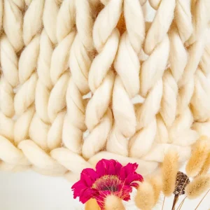 Custom 100% Acrylic Polyester Big Yarn Arm Handmade Large Chunky Cable Decorative Knitted Throw Blanket