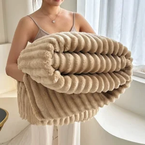 Custom 100% Polyester Woven Flannel Fleece Fabric Throw Blanket Solid Pattern Single Layer Soft Bulk 1kg-1.5kg