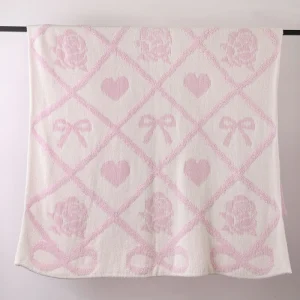 Custom Comfortable Warm Decorative 50*70 100% Polyester Knitted Throw Blanket for Indoor Sofa Bed