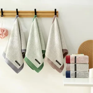 Custom Embroidered Logo 100% Cotton Bath Towel 70*140cm Absorbent Hotel Bath Towel for Bulk Order