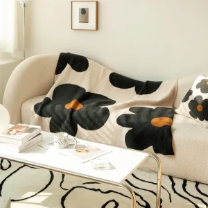 Custom Floral Warm Soft Eco friendly Four Seasons Bed Polyester Knitted Blankets Throws
