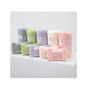Custom Jacquard Coral Velvet Microfiber Towel Plus Size Striped Patchwork Design Quick Dry Essential Bath Washcloths