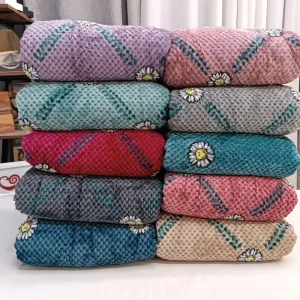 Custom Jacquard Flannel Throw Blanket Embossed Floral Plush King Size Bed Sofa Cover Blanket OEM ODM Winter Warm Blanket