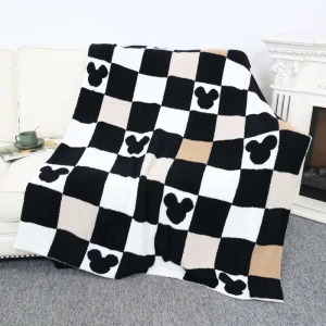 Custom Knitted Blanket Cozy Soft Feather Yarn Jacquard Plaid Pattern Knitted Throw Blanket for Home Decor