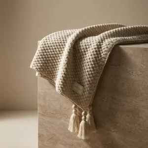 Custom Knitted Tassel Blanket with Chunky Soft Textured Weave for Luxury Boho Throw Blankets for Home Decor with Private Label