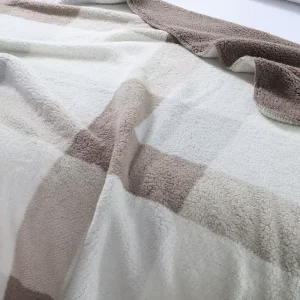 Custom Logo Fluffy Warm Super Soft Plaid Flannel Throw Composite Raschel Blanket for Winter