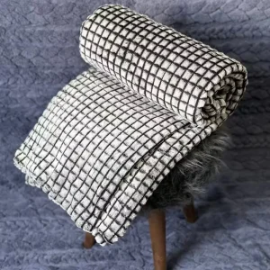 Custom Logo Jacquard Embossed Flannel Throw Blanket Fleece Cover Bed Blanket Large Size Sofa Gift Blanket