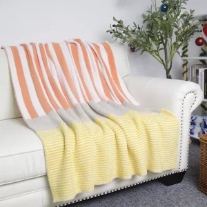 Custom Logo Large Super Soft Yarn Home Decor Knit Blanket and Pillow Set for Living Room