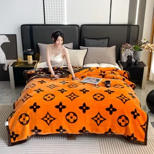Custom Logo Printed Eco-Friendly Polyester Raschel Knit Lightweight 3-3.5kg Throw Blanket Four Seasons Use Machine