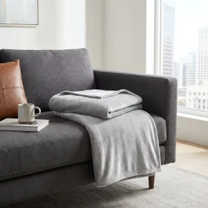 Custom Logo Printed Knitted Flannel Blanket Super Soft Microfiber Fleece Throw Bed Sofa All Season Breathable Factory