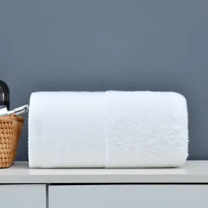Custom Luxury 100% Cotton Bath Towels Quick Dry High Quality Solid White Color Woven Technique for Hotels