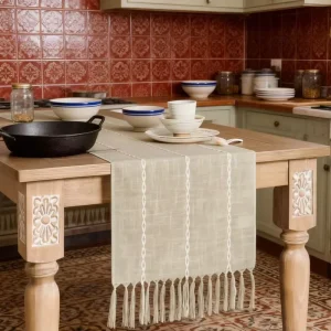 Custom Luxury Polyester Table Runner with Elegant Fringe for Dining Table Decoration