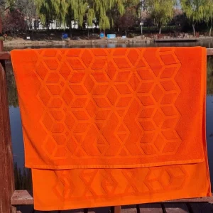 Custom Luxury Soft Eco Friendly Cotton Embossed Jacquard Bath Beach Towel for Home Use