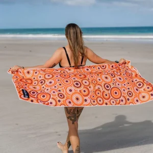 Custom Made Logo Private Label Digital Printing Sublimated Green Leaf Design Microfiber Beach Towels