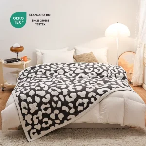 Custom Polyester Fluffy Cozy Knitted Throw Blanket for Home