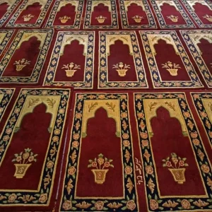 Custom Printed Muslim Prayer Rug Polyester Non Slip Sajjadah Islamic Prayer Mat OEM Low MOQ