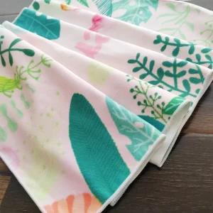 Custom Thick Wear Resistant Oversized Beach Towel Tight Edging Durable After Repeated Washing Large Towel for Outdoor Sports
