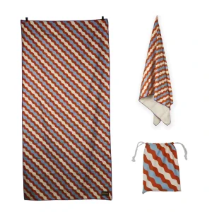 Custom Wave Printing Recycled Sports Beach Towel with Drawstring Bag Quick-Dry Sand Free Suede Travel Towel